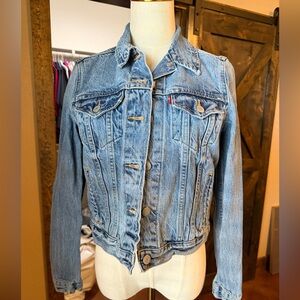 Levi's Light Blue Denim Trucker Jacket - Women's